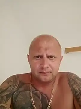 Snapshot of Basket22___ chatting on 06-18-26, 02:43 Basket22 online show from 06-18-26, 02:43