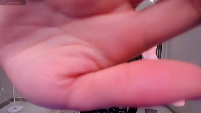 PaulineSanz online show from 05-16-26, 07:23