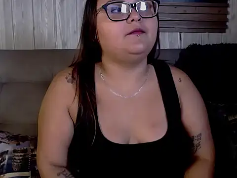 Luna  Cortez online show from 04-17-26, 02:31