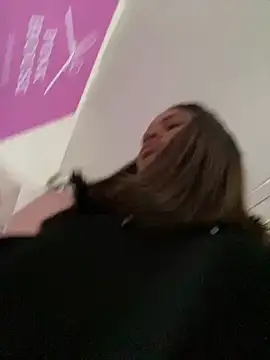AuroraMoore Pink online show from 05-19-26, 11:27