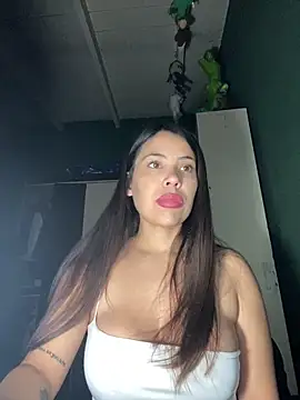 Snapshot of Juliett07 chatting on 05-17-26, 02:13 Juliett07 online show from 05-17-26, 02:13