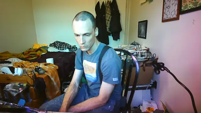 JohnnyMoves online show from 06-12-26, 07:24