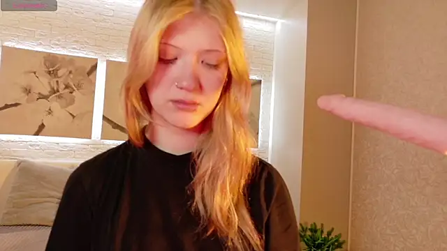 Lina Wi online show from 04-22-26, 08:21
