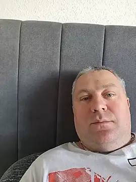 Snapshot of Anatolii_77 chatting on 06-04-26, 06:30 Anatolii 77 online show from 06-04-26, 06:30