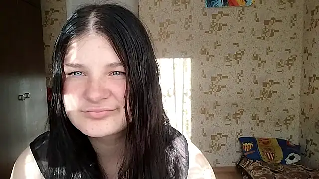 Snapshot of BeatriceMolands chatting on 06-04-26, 03:51 BeatriceMolands online show from 06-04-26, 03:51