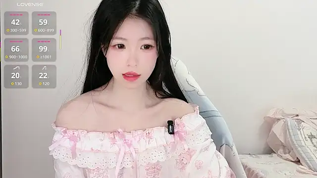 XiaoMei-iiiiii online show from 04-22-26, 04:37