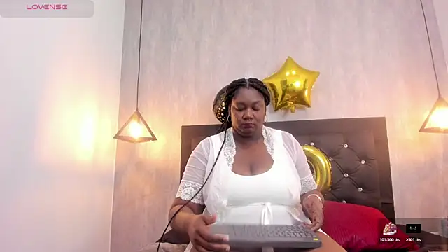 Canela  hot online show from 04-22-26, 01:34