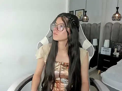 amber hill  online show from 04-19-26, 12:04