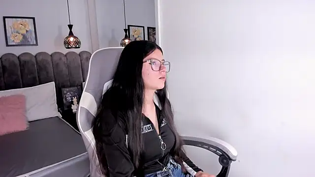 amber hill  online show from 04-20-26, 12:08