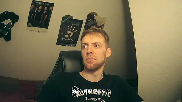 Snapshot of Milkyman7 chatting on 12-21-24, 09:15 Milkyman7 online show from 12-21-24, 09:15