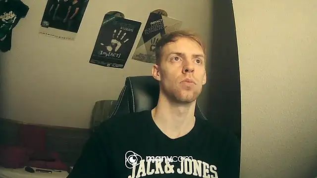 Snapshot of Milkyman7 chatting on 12-28-24, 08:25 Milkyman7 online show from 12-28-24, 08:25