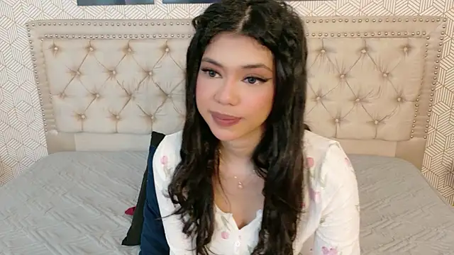 Nathy Pelaez online show from 04-28-26, 03:33