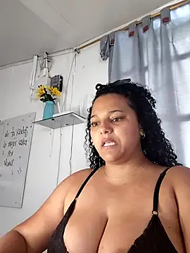 Snapshot of manuboobss chatting on 05-08-26, 03:39 manuboobss online show from 05-08-26, 03:39