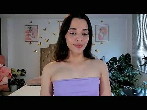 Snapshot of bella_grego chatting on 04-18-26, 06:12 bella grego online show from 04-18-26, 06:12