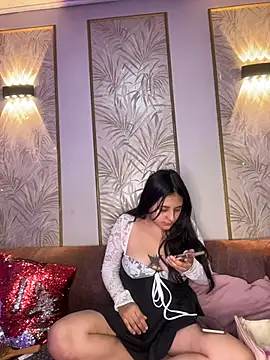 Maggiee 1 online show from 07-18-26, 11:36