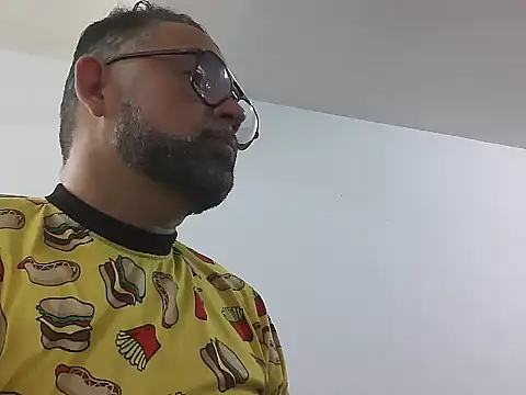 Snapshot of CarlossexVen chatting on 05-25-26, 02:23 CarlossexVen online show from 05-25-26, 02:23