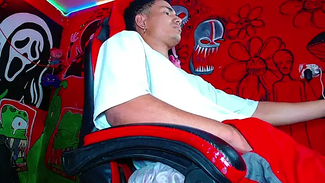 Nikkithebeastx online show from 04-21-26, 02:51