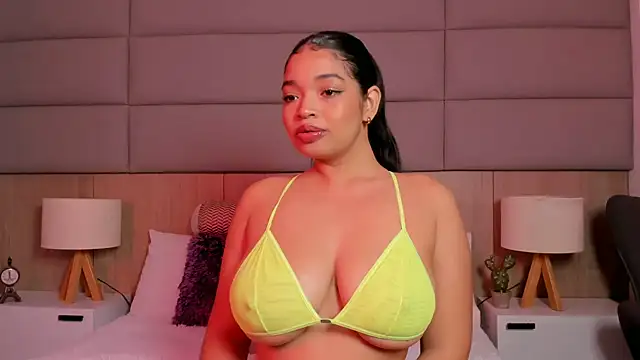 Snapshot of LilyFoox chatting on 05-21-26, 12:45 LilyFoox online show from 05-21-26, 12:45