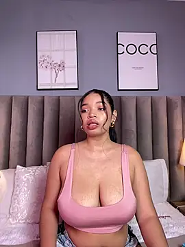 Snapshot of LilyFoox chatting on 05-28-26, 01:19 LilyFoox online show from 05-28-26, 01:19
