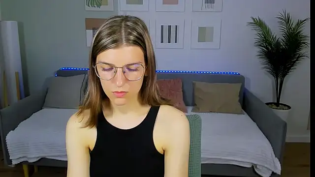 AnnaThorne online show from 05-21-26, 04:19