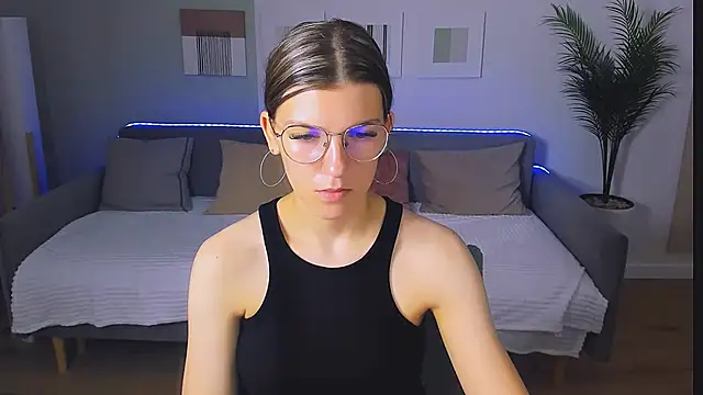 AnnaThorne online show from 05-26-26, 03:13