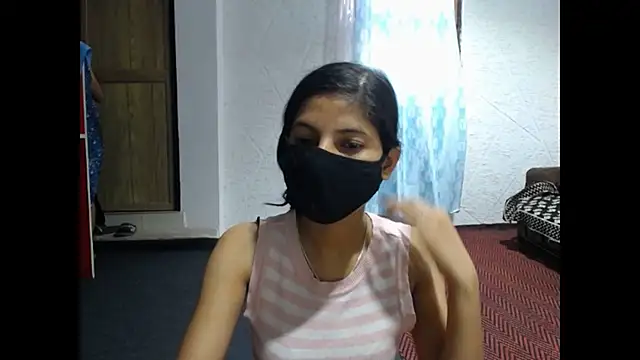 Snapshot of Rasha_ chatting on 05-29-26, 04:43 Rasha online show from 05-29-26, 04:43