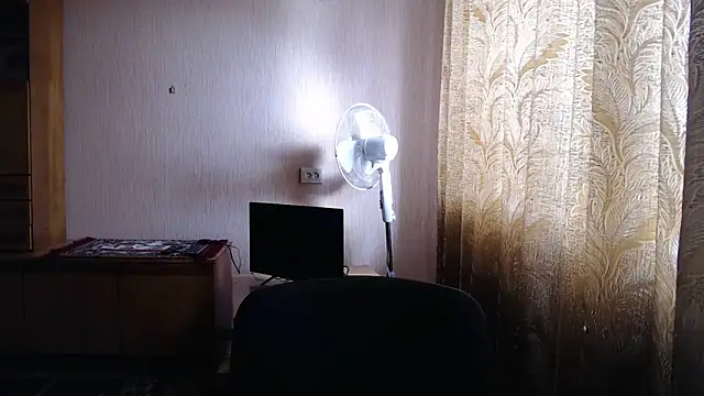 AlinaxJames online show from 04-25-26, 01:41
