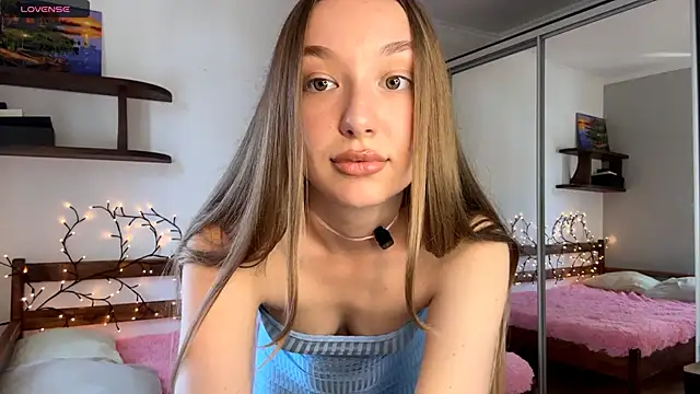 Snapshot of LessieKeisker chatting on 05-21-26, 10:22 LessieKeisker online show from 05-21-26, 10:22