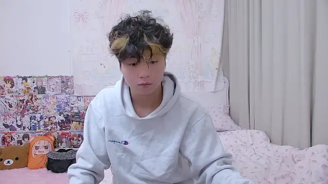 Cream-001 online show from 04-22-26, 11:34