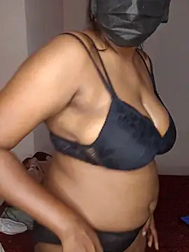 brownbeautyAnu0 online show from 04-18-26, 07:07