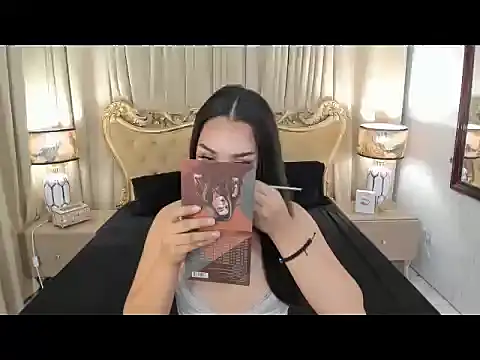 Snapshot of OliviaRoxy chatting on 05-07-26, 05:02 OliviaRoxy online show from 05-07-26, 05:02