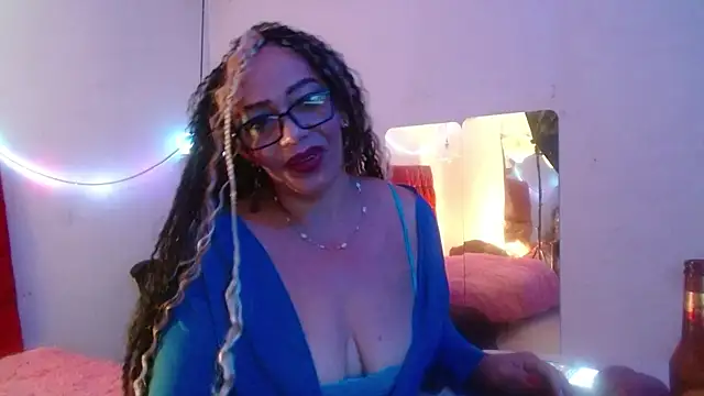 Snapshot of Sweet-Mommy-Milf chatting on 05-29-26, 06:11 Sweet-Mommy-Milf online show from 05-29-26, 06:11