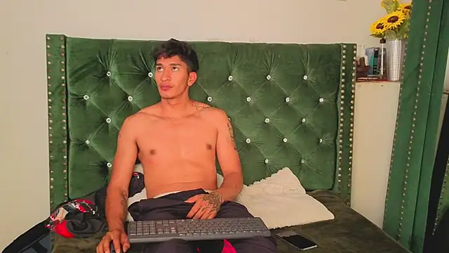 Zayn Moretti online show from 06-29-26, 04:51