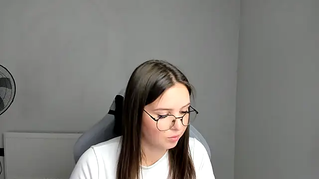 Regina cute  online show from 06-28-26, 06:30