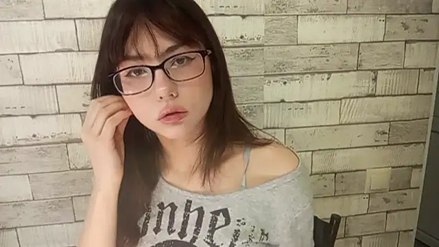Snapshot of DelicaBrome chatting on 04-29-26, 10:30 DelicaBrome online show from 04-29-26, 10:30