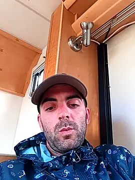 Snapshot of alieno_napoletano chatting on 04-27-26, 05:11 alieno napoletano online show from 04-27-26, 05:11