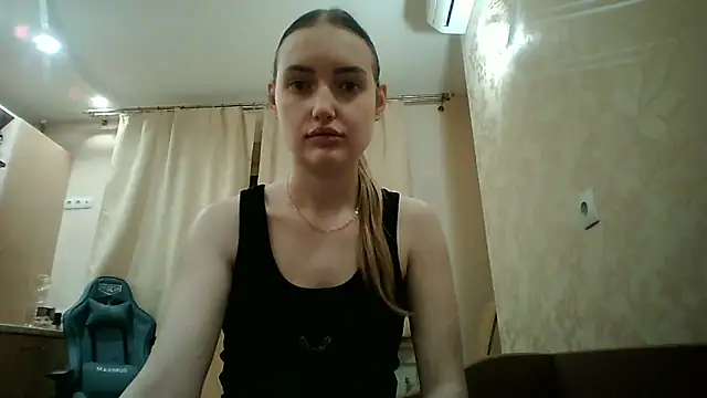 Lisanta online show from 04-21-26, 06:12