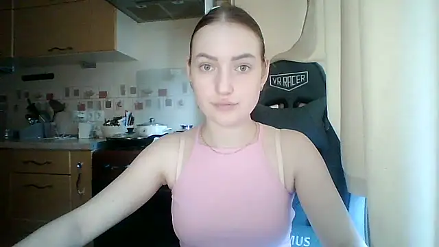 Lisanta online show from 05-27-26, 01:19