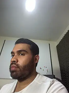 LucaLaurent online show from 04-28-26, 03:55