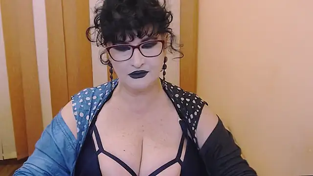 QuuenOfSin online show from 11-09-25, 08:18