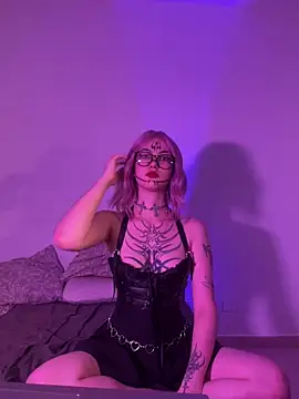 NoahWhitte online show from 04-28-26, 03:55