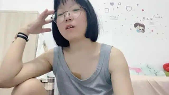 Snapshot of Belle-LL chatting on 05-13-26, 02:25 Belle-LL online show from 05-13-26, 02:25