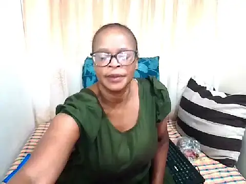 Snapshot of Ebony_Bloom69 chatting on 05-24-26, 05:01 Ebony Bloom69 online show from 05-24-26, 05:01