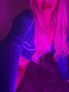 Hisnaughtylilthing online show from 04-22-26, 06:09