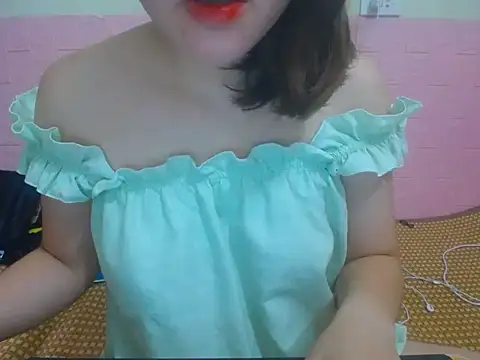 Mimi 200 online show from 05-13-26, 03:15