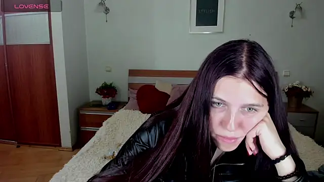 Snapshot of MaryRapunzel chatting on 05-14-26, 07:09 MaryRapunzel online show from 05-14-26, 07:09