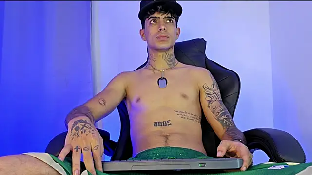 MIGUEL AGUIRRECA online show from 04-21-26, 02:51