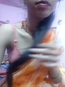 Snapshot of Vidhya_Balan143 chatting on 06-10-26, 10:52 Vidhya Balan143 online show from 06-10-26, 10:52