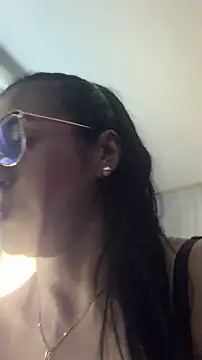 Snapshot of Laia_Hills chatting on 05-20-26, 02:12 Laia Hills online show from 05-20-26, 02:12