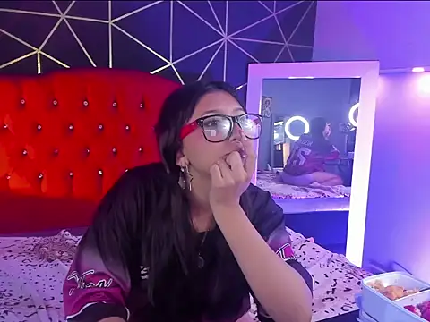 Selene Rushe online show from 04-21-26, 01:06